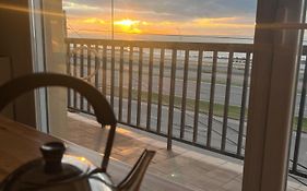 Amanecer frente al mar 2